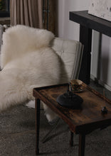 Load image into Gallery viewer, Valge lambanahk